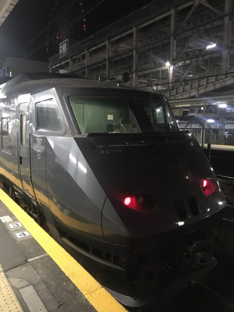 霧島列車特急きりしま２号
鹿兒島中央-霧島神宮