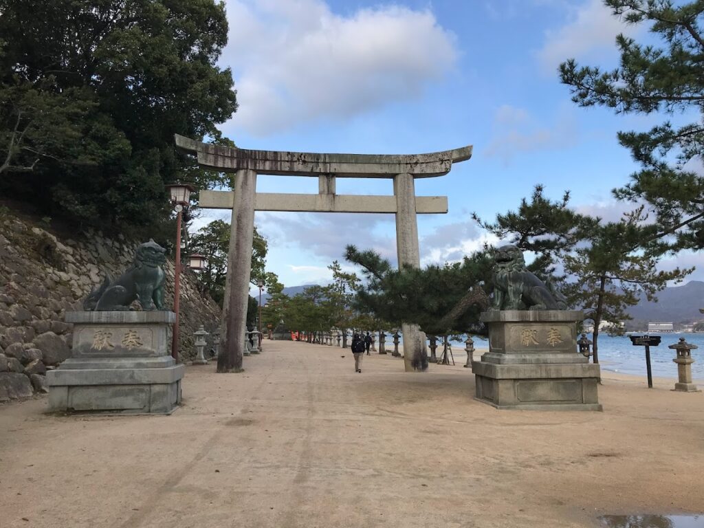 嚴島神社石鳥居-石の大鳥居