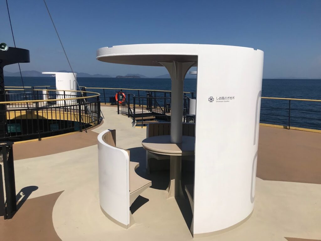 SEA PASEO甲板-避風座位