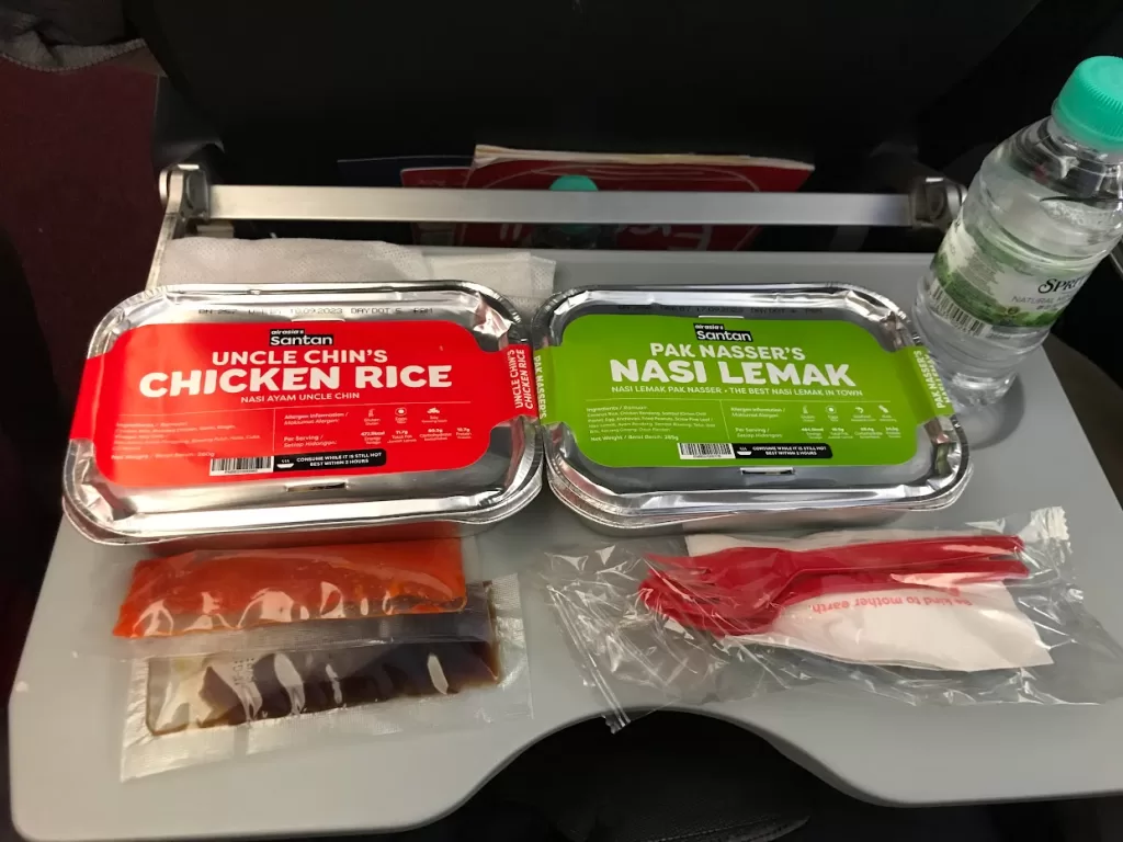 亞航飛機餐：馬來西亞椰漿飯、秦叔叔海南雞飯
