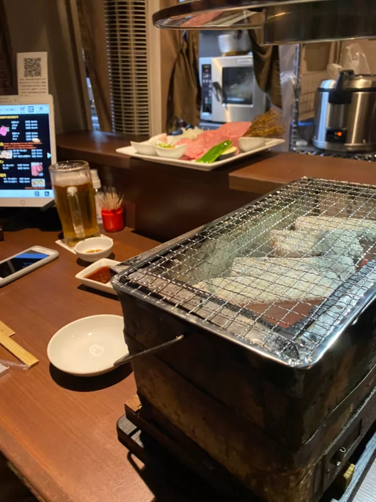 宮古島焼肉・火神-吧檯、平板點餐